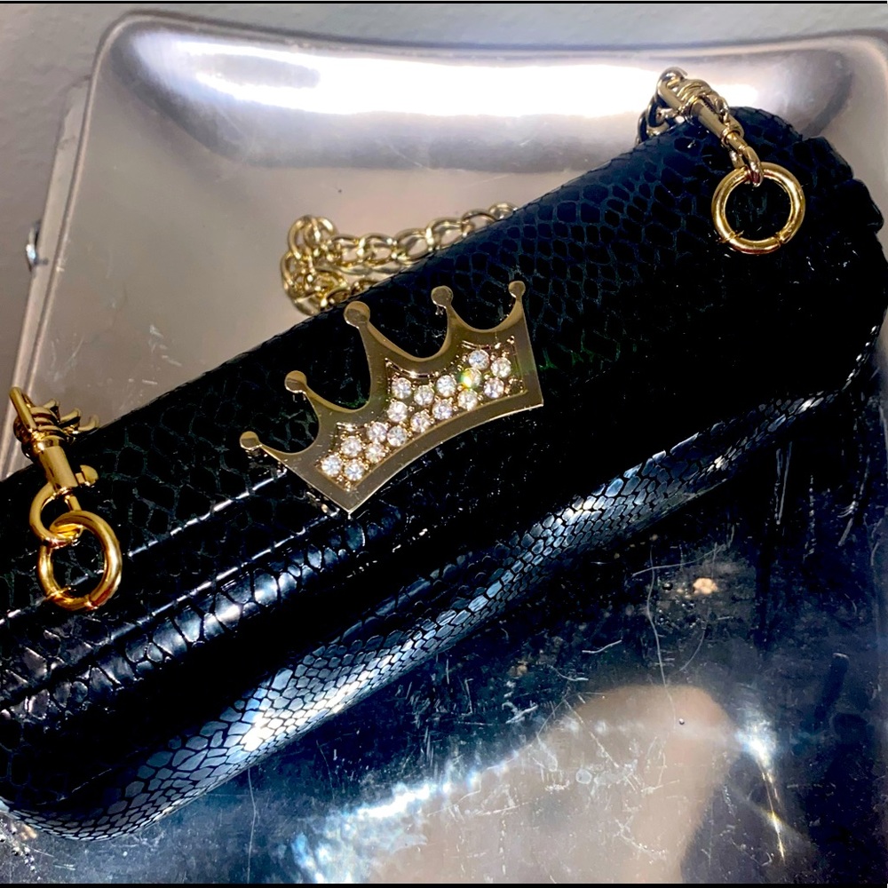 Black Elaine Turner hard shell black clutch